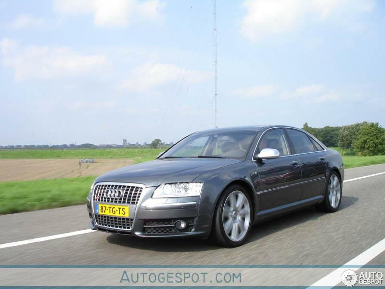 Audi S8 D3