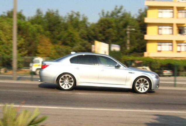 BMW M5 E60 2005