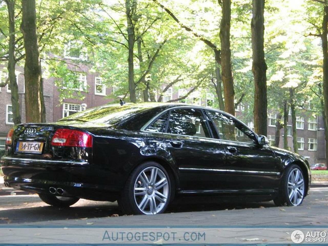 Audi S8 D3