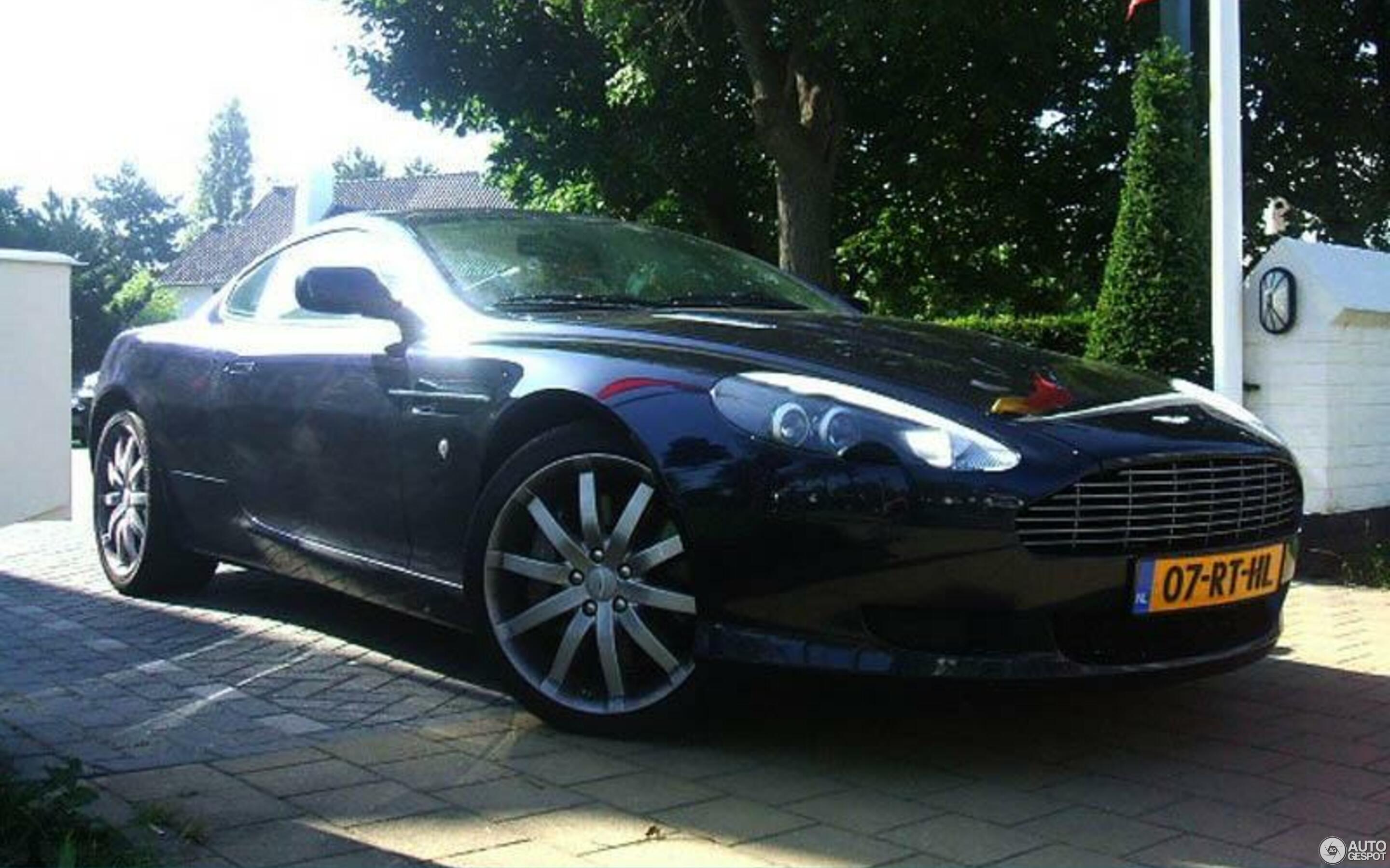 Aston Martin DB9