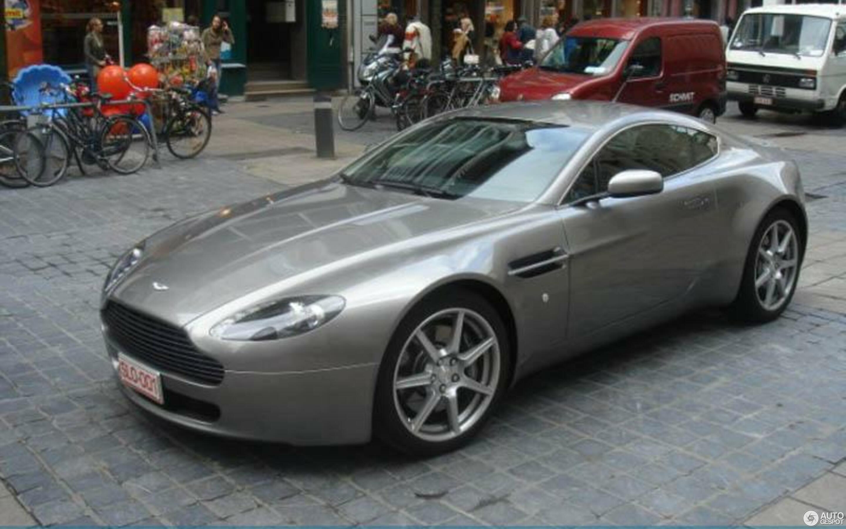 Aston Martin V8 Vantage