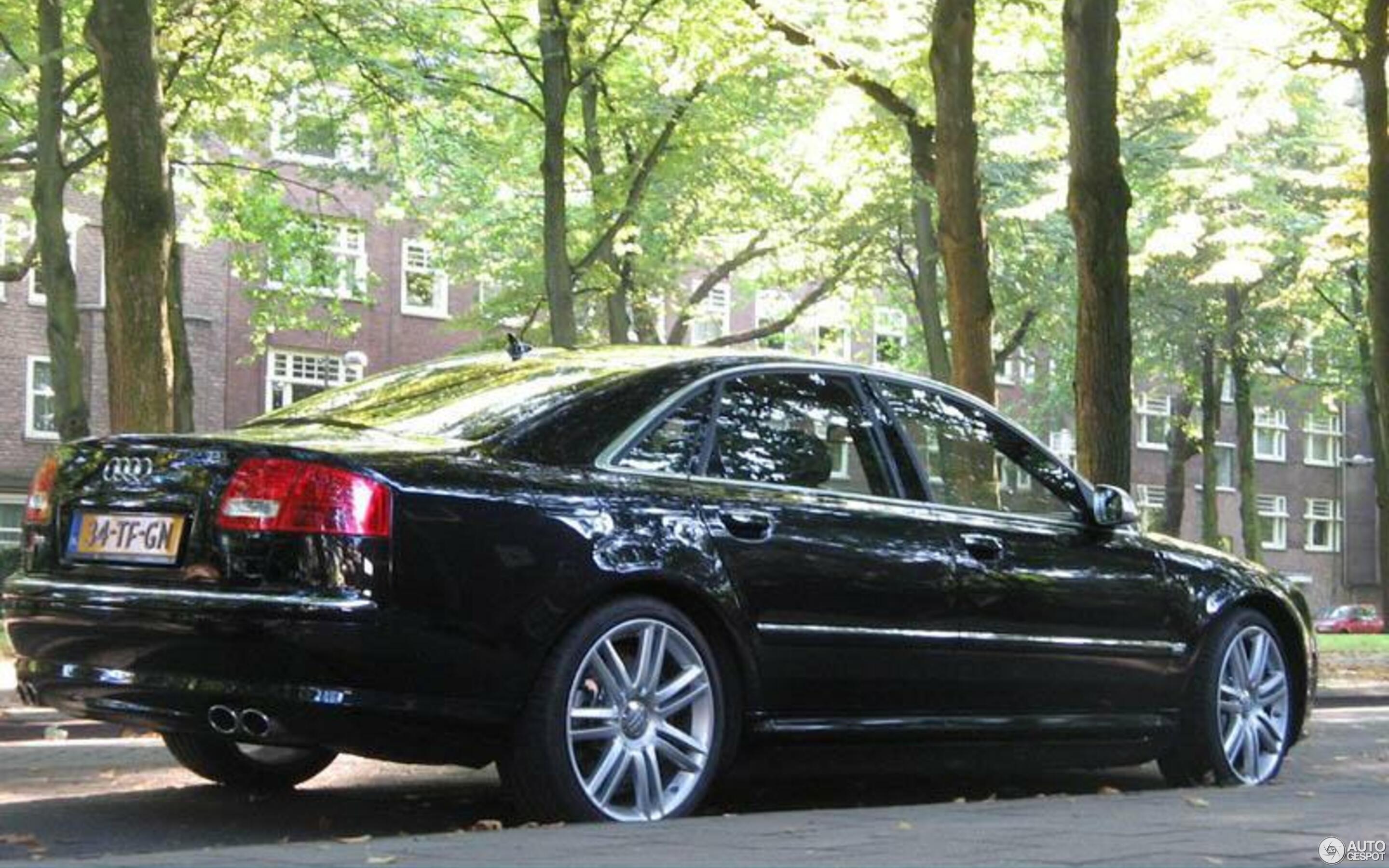 Audi S8 D3