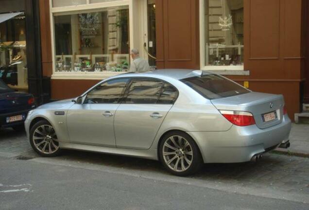 BMW M5 E60 2005