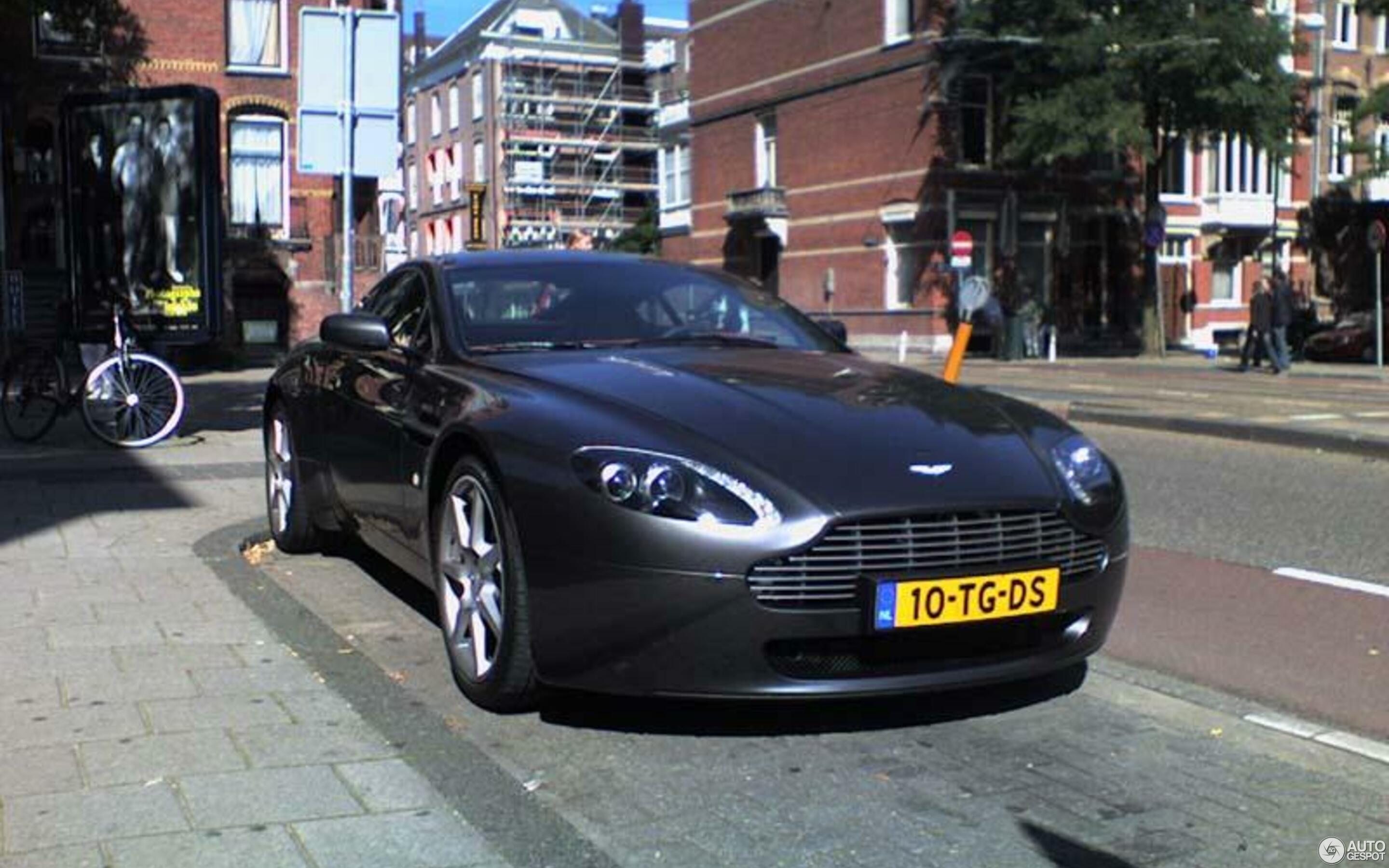 Aston Martin V8 Vantage