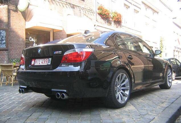 BMW M5 E60 2005