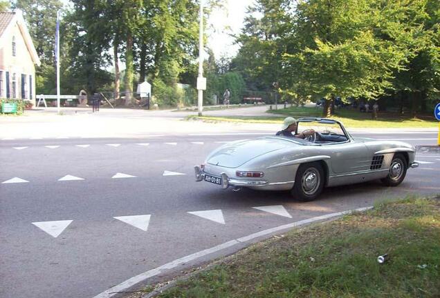 Mercedes-Benz 300SL Roadster