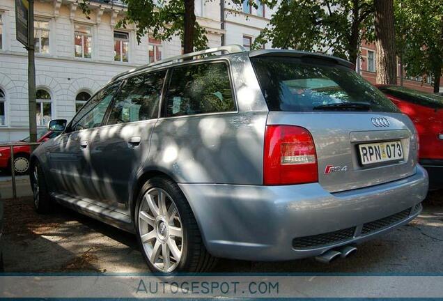 Audi RS4 Avant B5