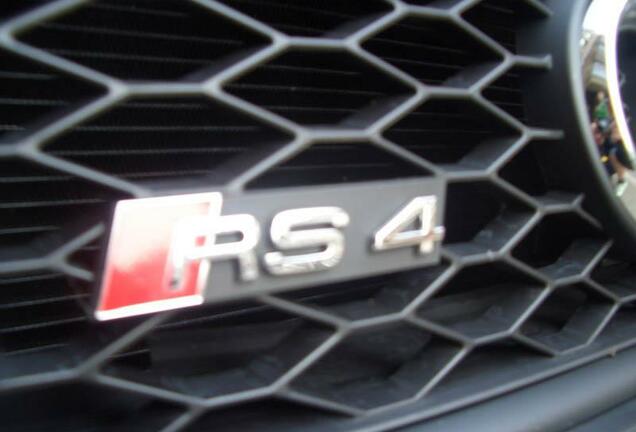 Audi RS4 Avant B7