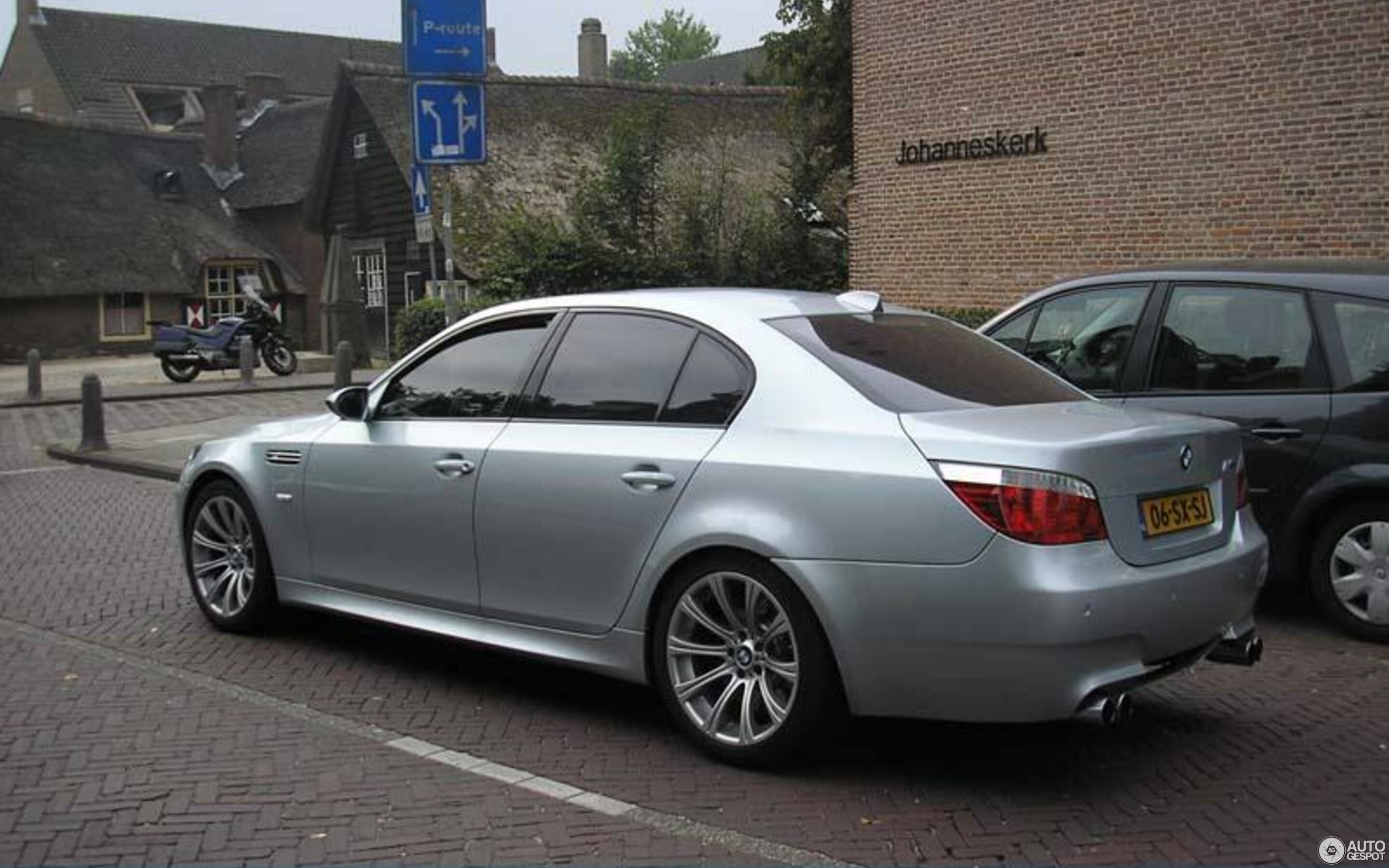 BMW M5 E60 2005