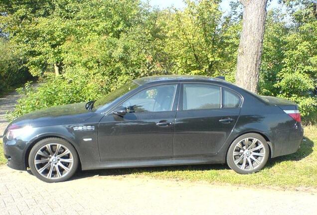 BMW M5 E60 2005