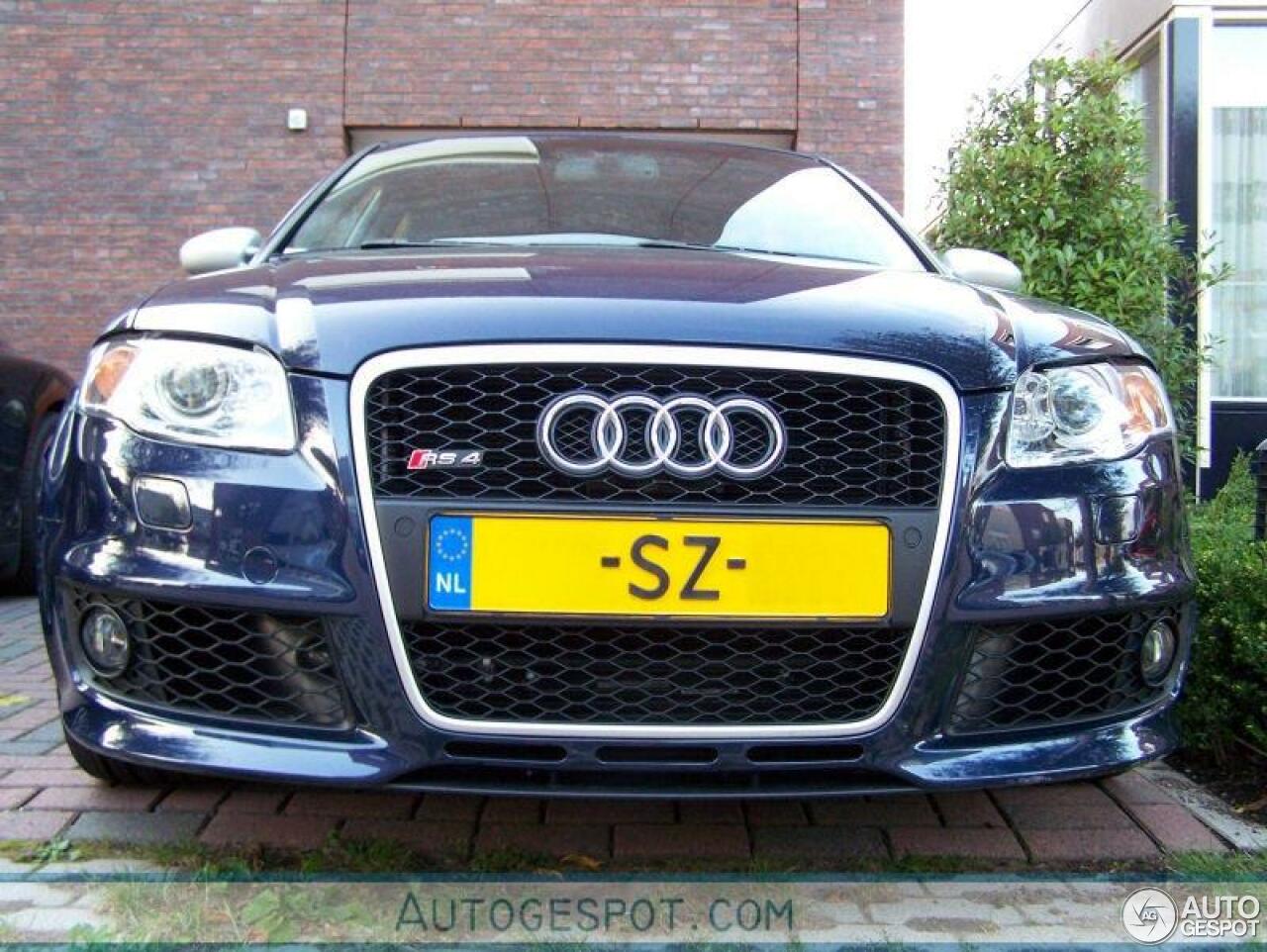 Audi RS4 Sedan