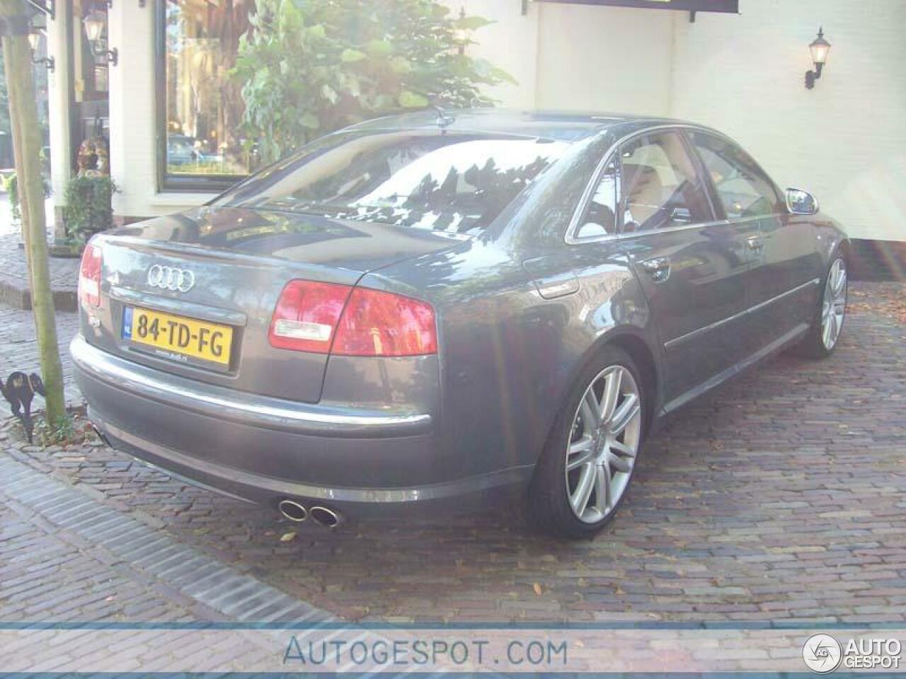 Audi S8 D3