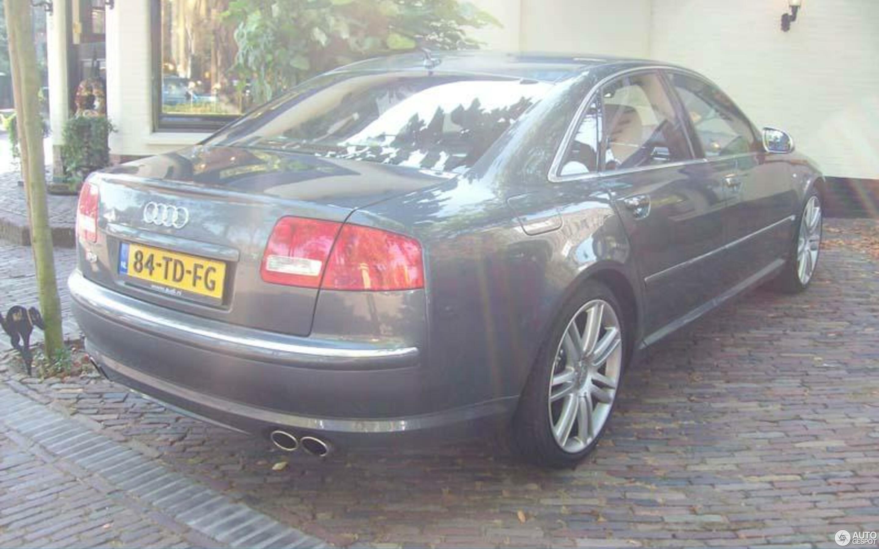 Audi S8 D3