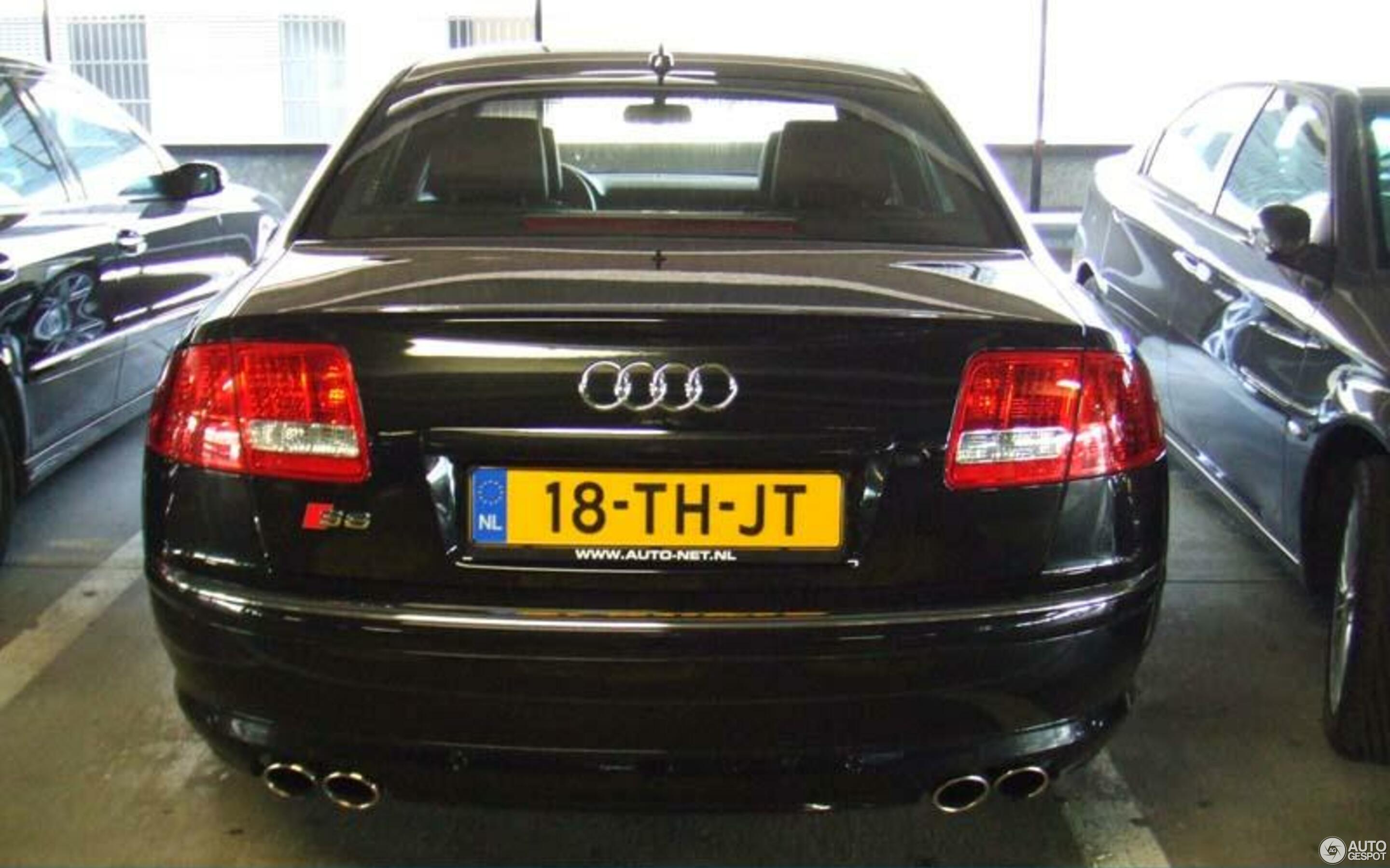 Audi S8 D3