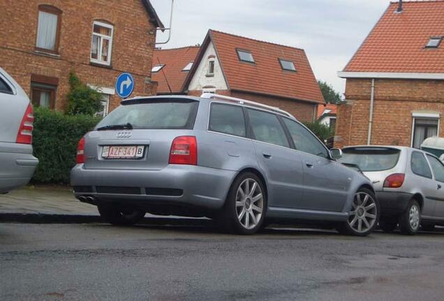 Audi RS4 Avant B5