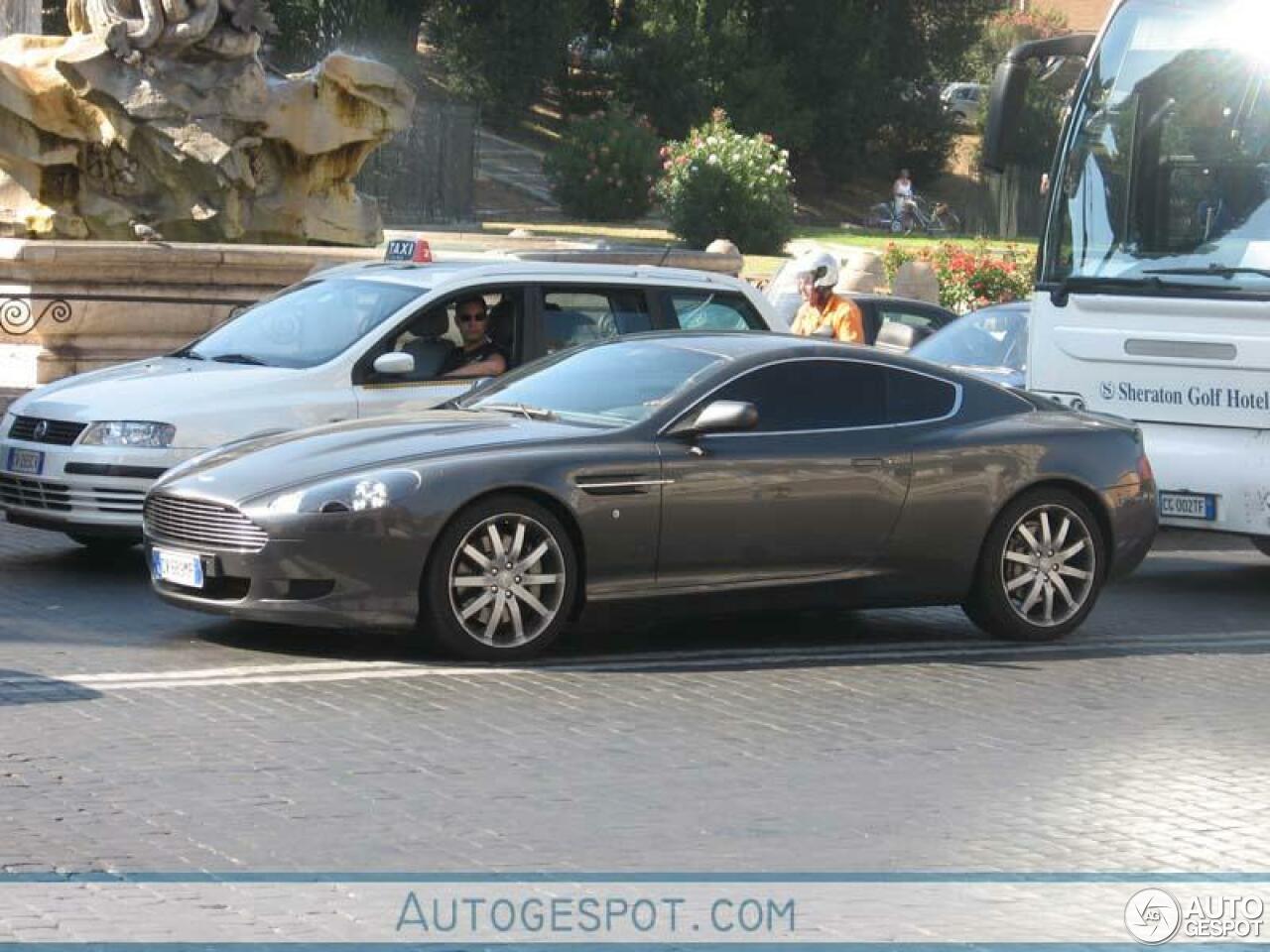 Aston Martin DB9