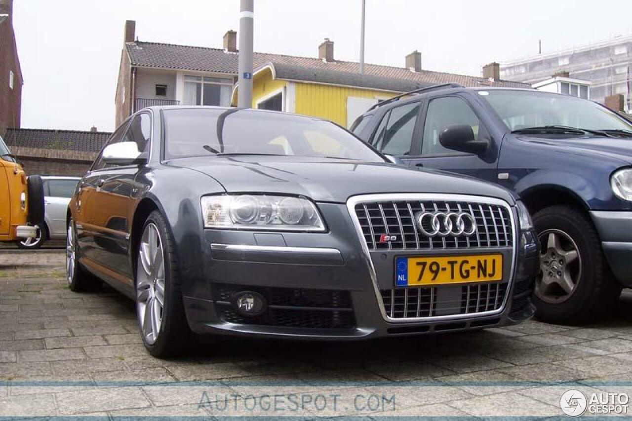 Audi S8 D3