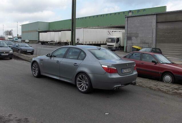 BMW M5 E60 2005