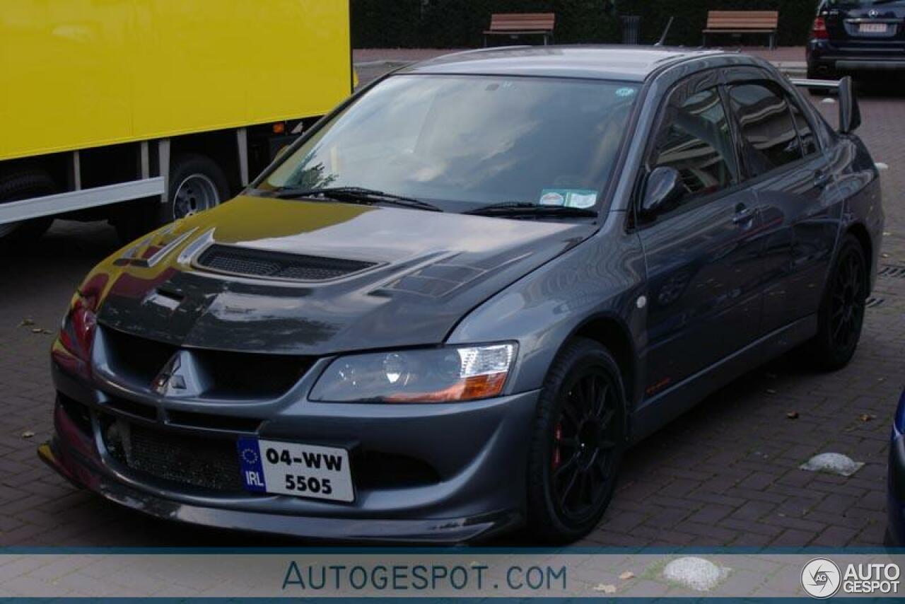 Mitsubishi Lancer Evolution VIII MR FQ-400