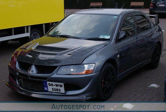 Mitsubishi Lancer Evolution VIII MR FQ-400