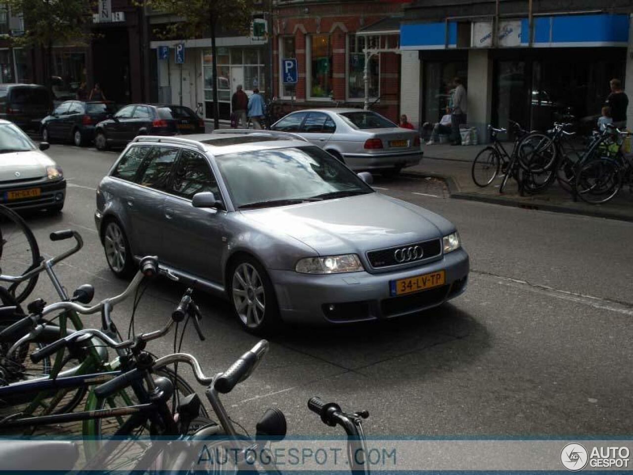 Audi RS4 Avant B5