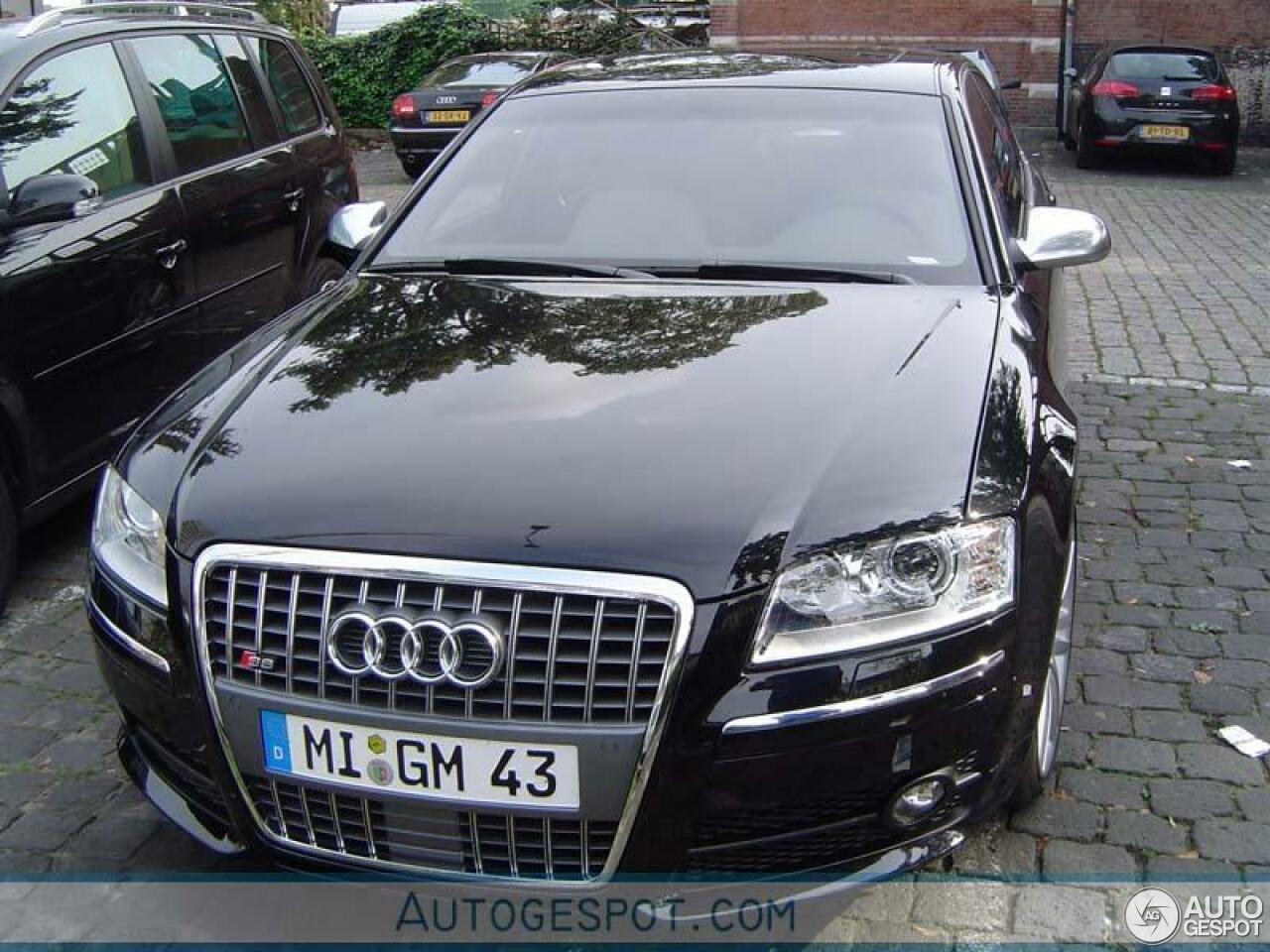 Audi S8 D3