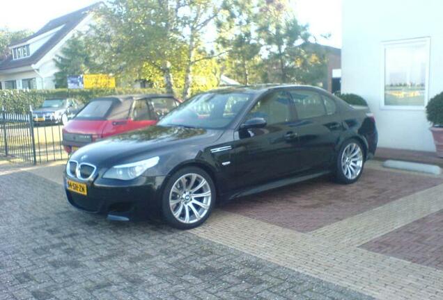 BMW M5 E60 2005