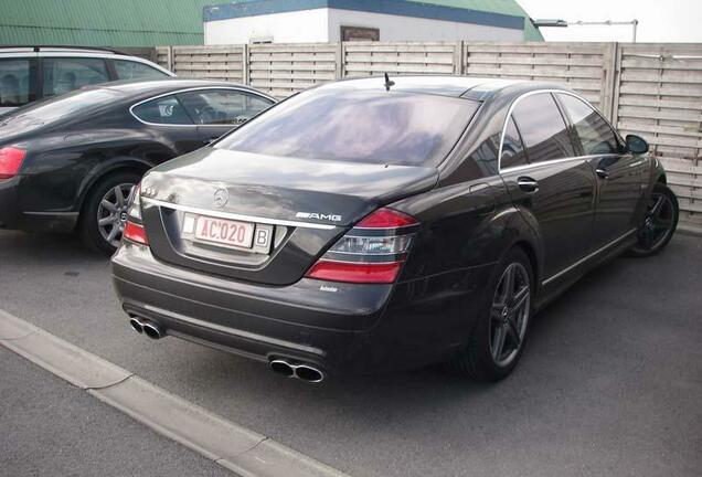 Mercedes-Benz S 65 AMG V221