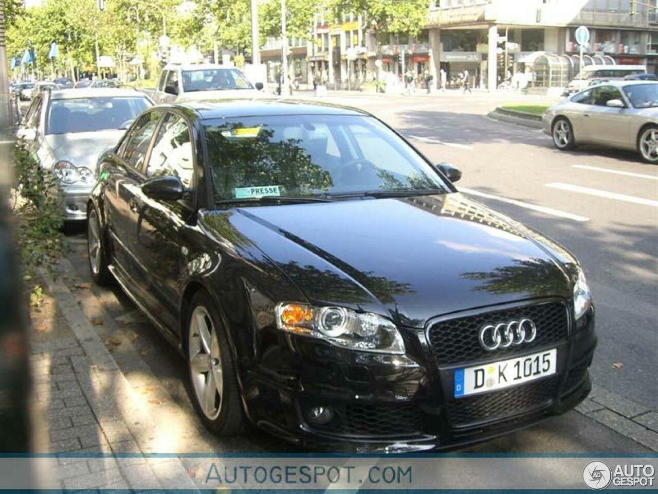 Audi RS4 Sedan