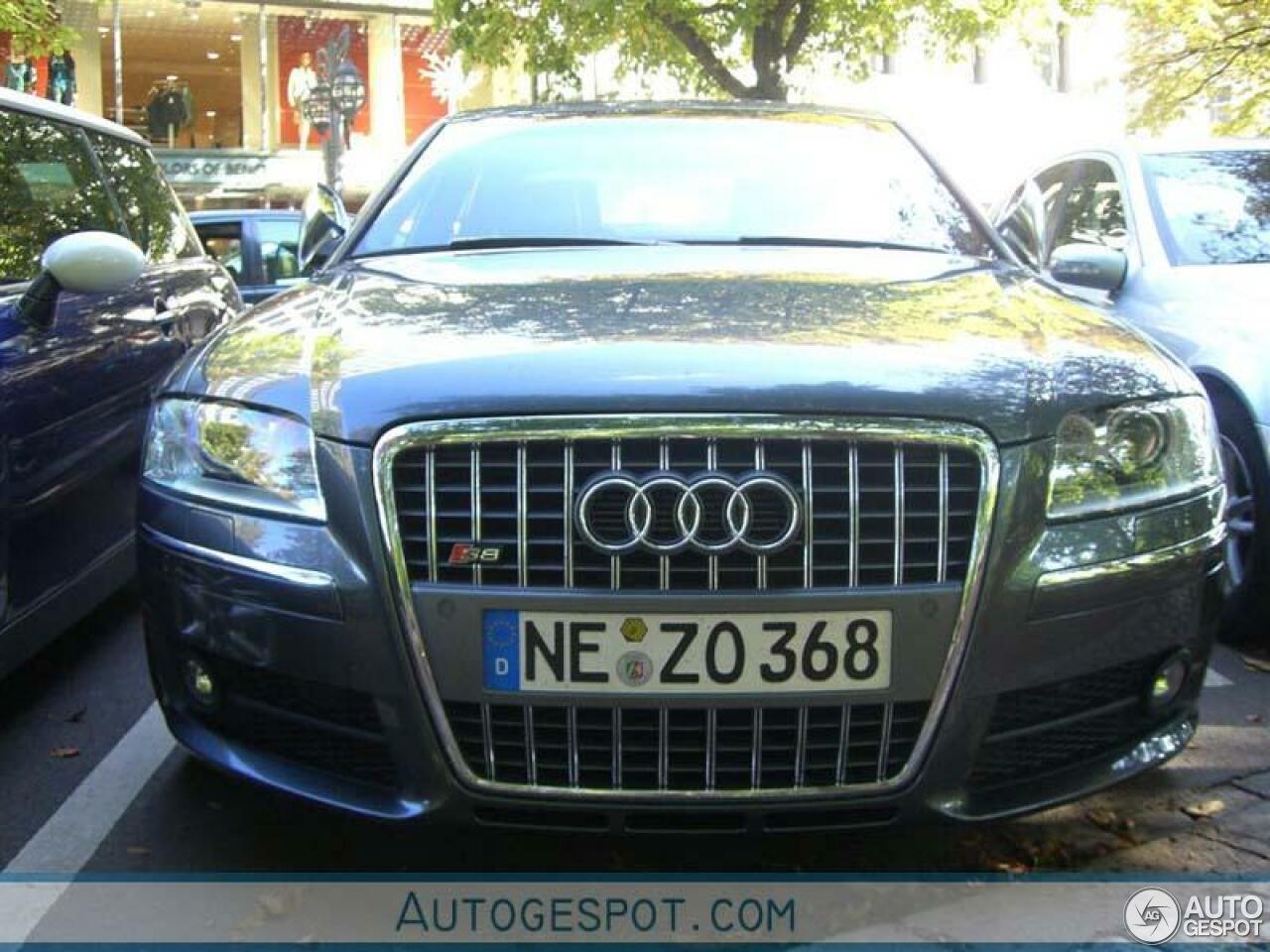 Audi S8 D3