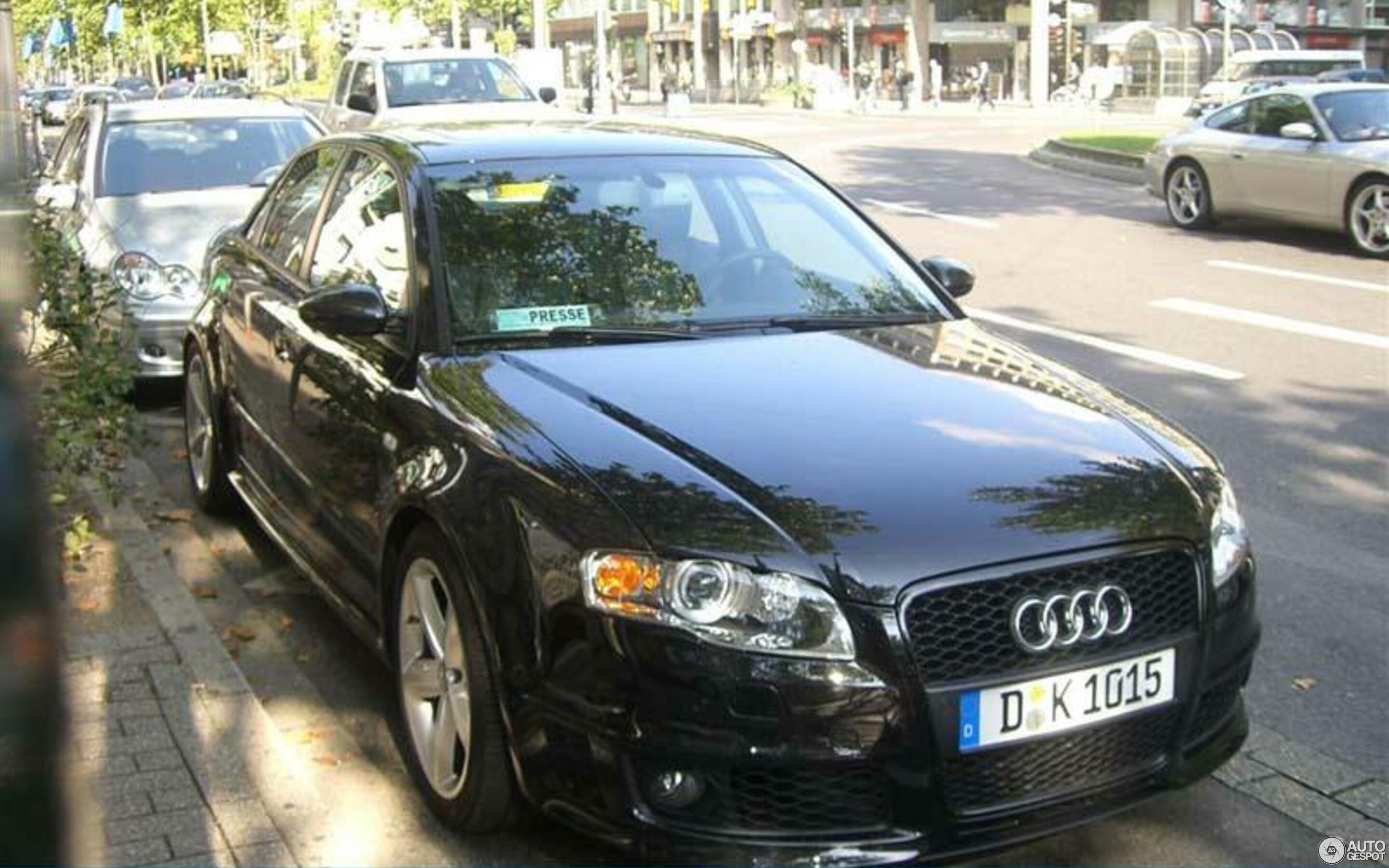 Audi RS4 Sedan