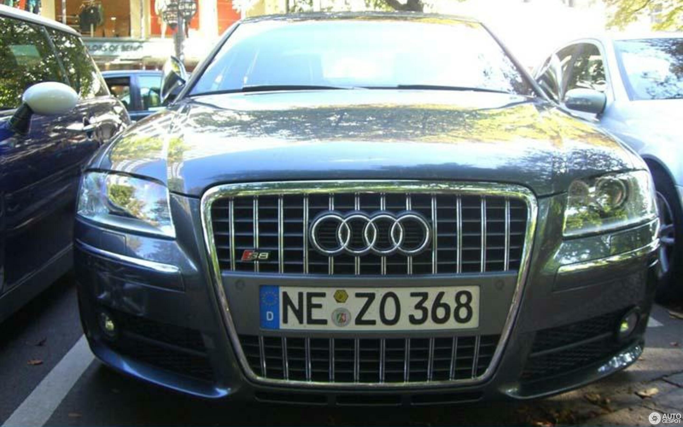 Audi S8 D3