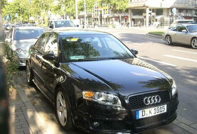 Audi RS4 Sedan