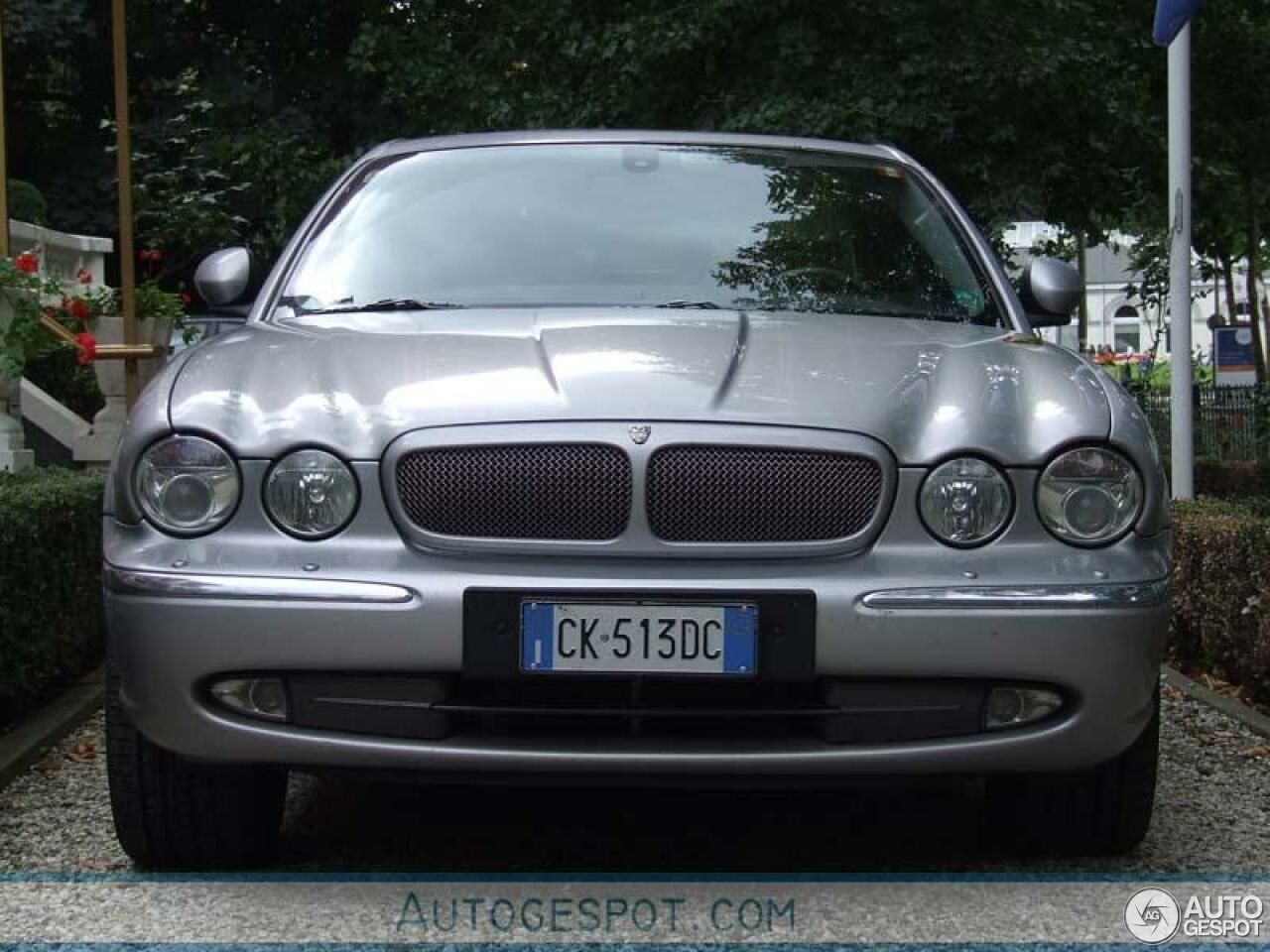 Jaguar XJR