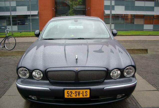 Jaguar XJR