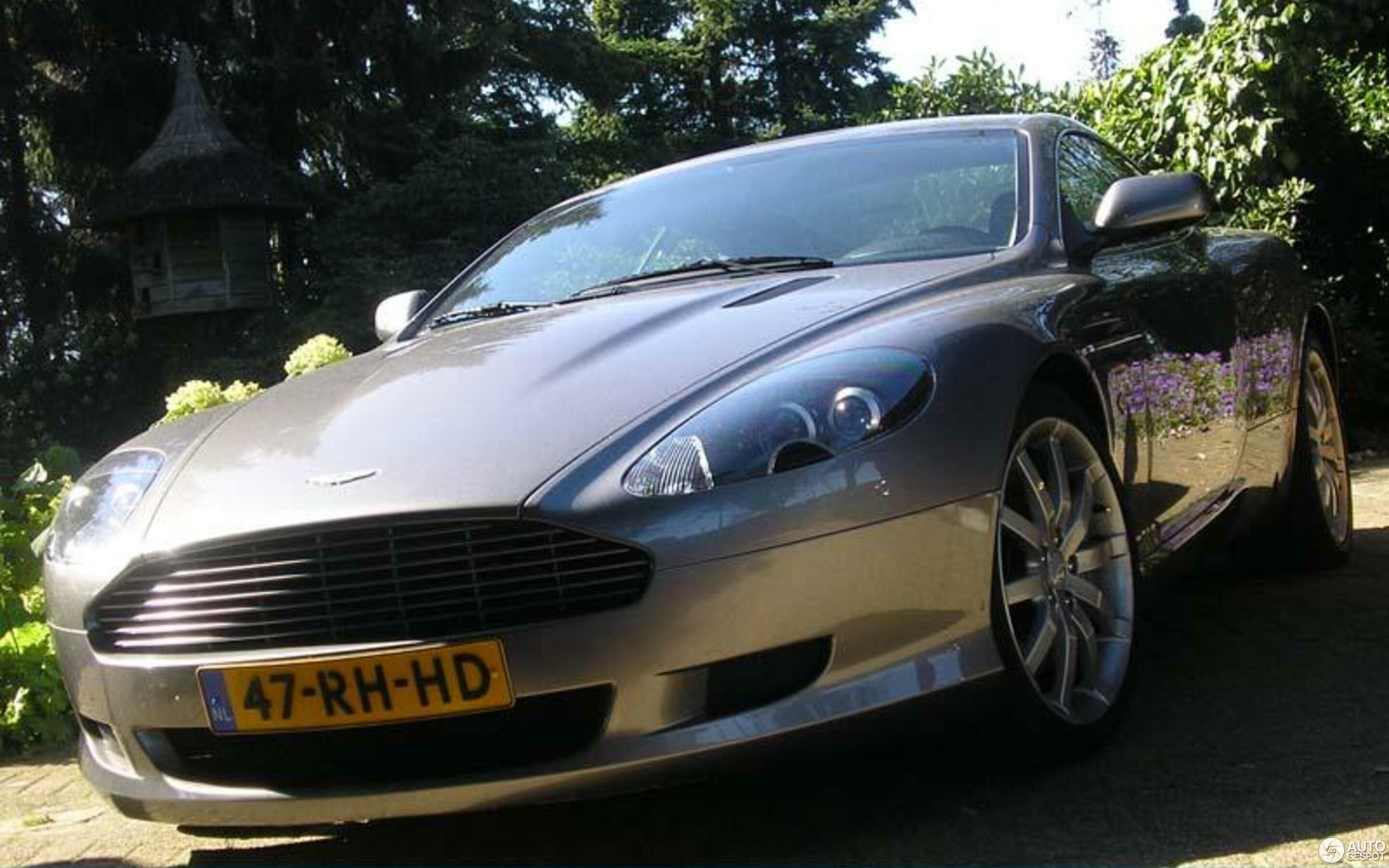 Aston Martin DB9