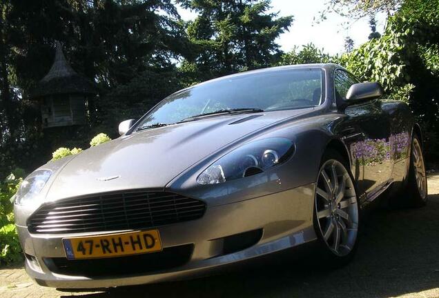 Aston Martin DB9