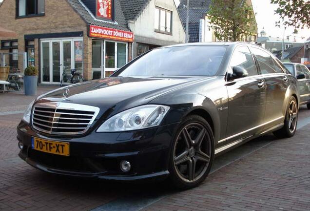 Mercedes-Benz S 65 AMG V221