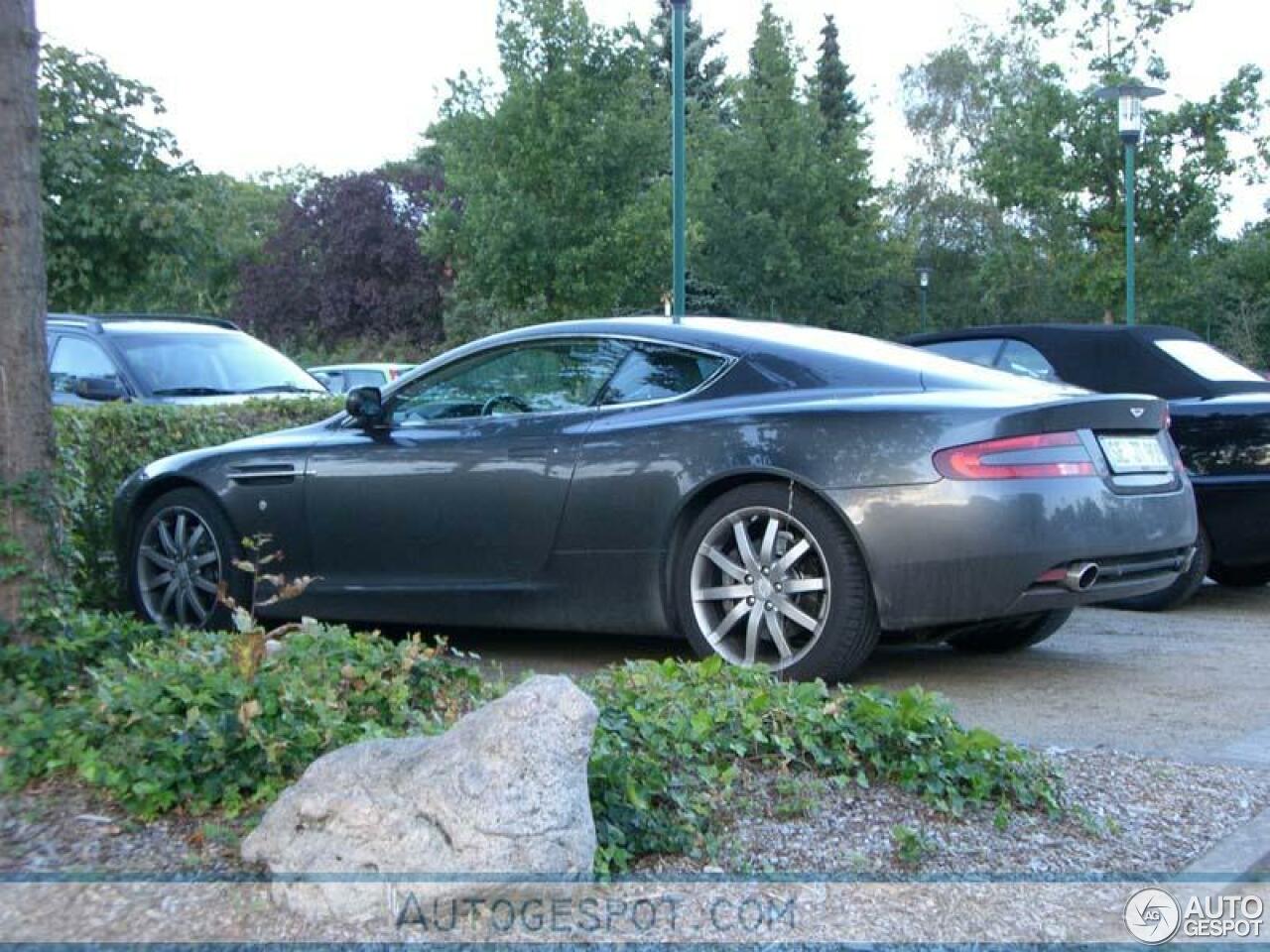 Aston Martin DB9