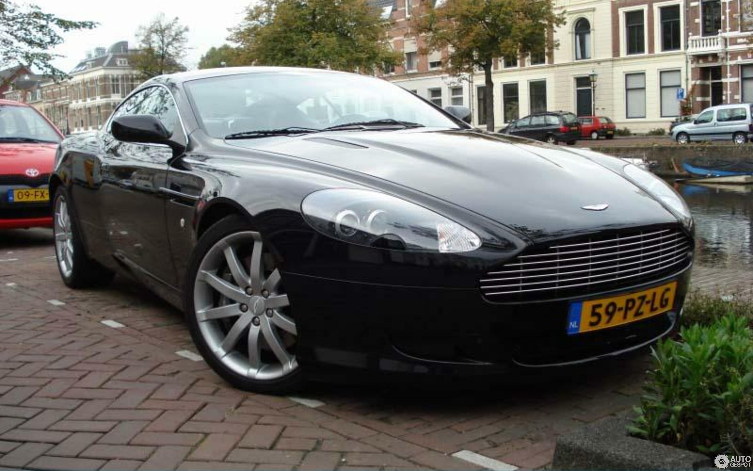 Aston Martin DB9