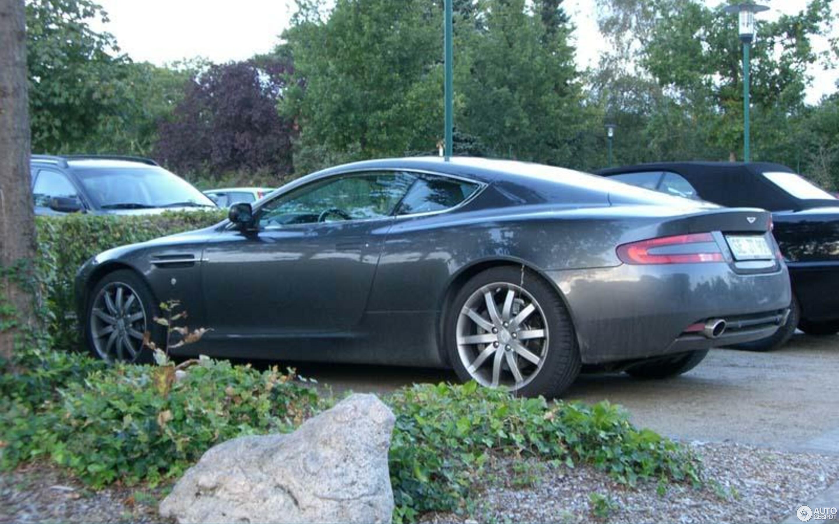 Aston Martin DB9