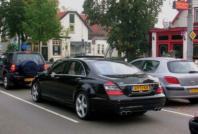 Mercedes-Benz S 65 AMG V221