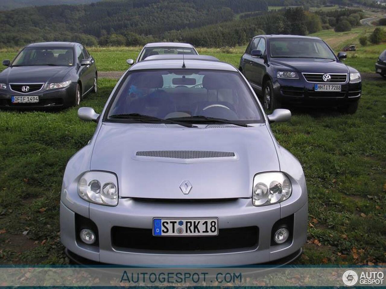 Renault Clio V6