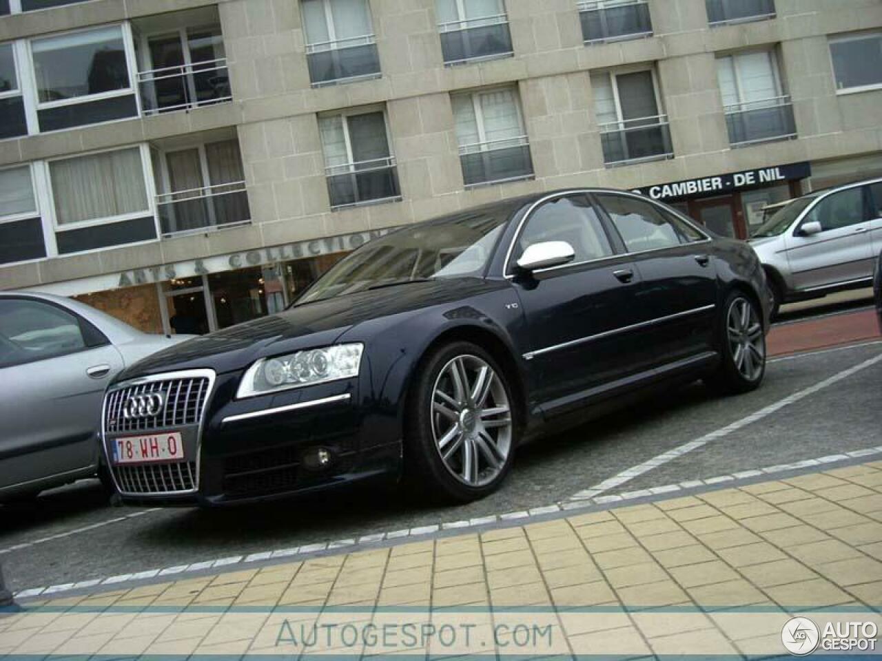 Audi S8 D3