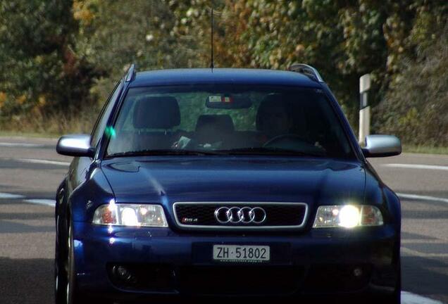 Audi RS4 Avant B5