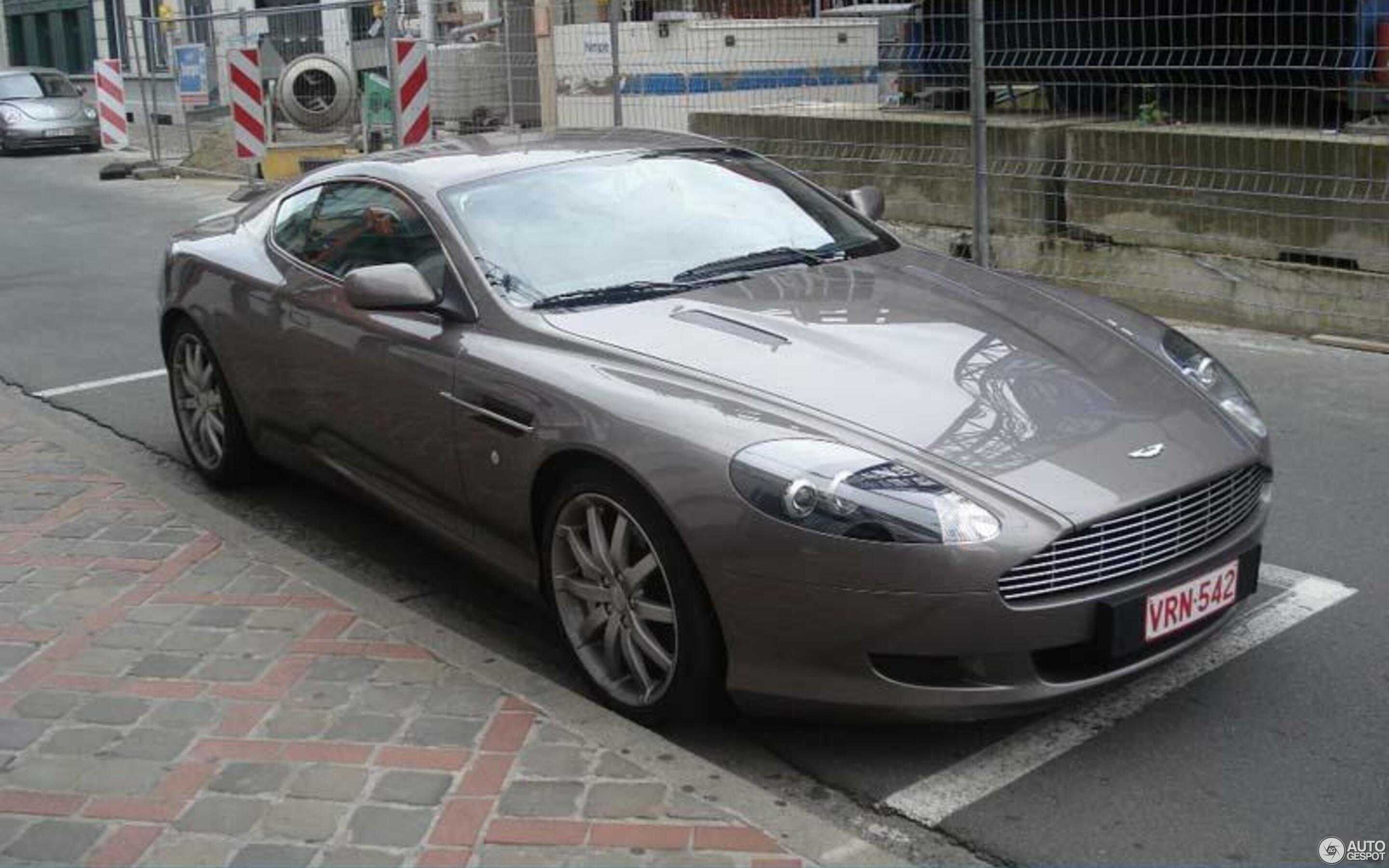 Aston Martin DB9