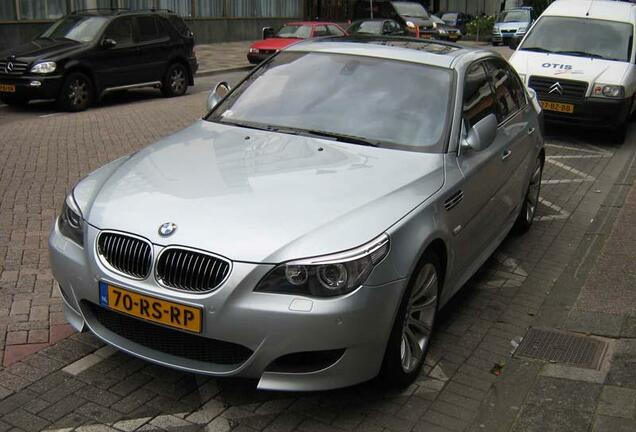 BMW M5 E60 2005