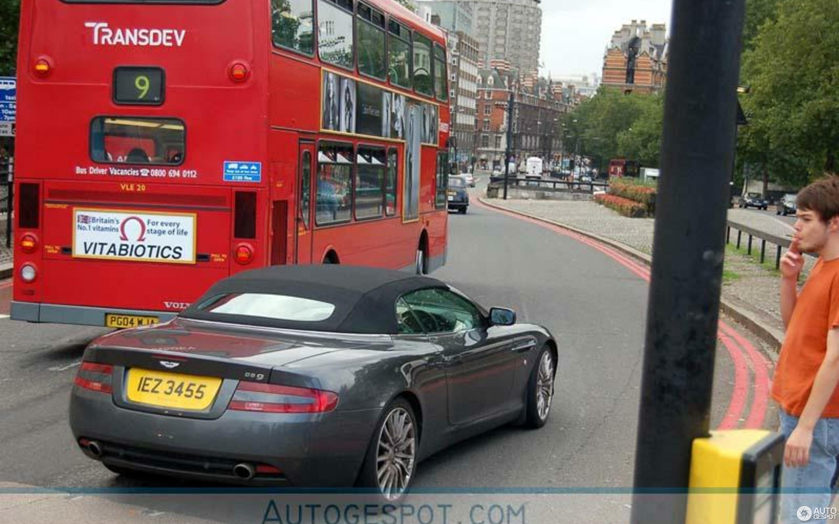 Aston Martin DB9 Volante