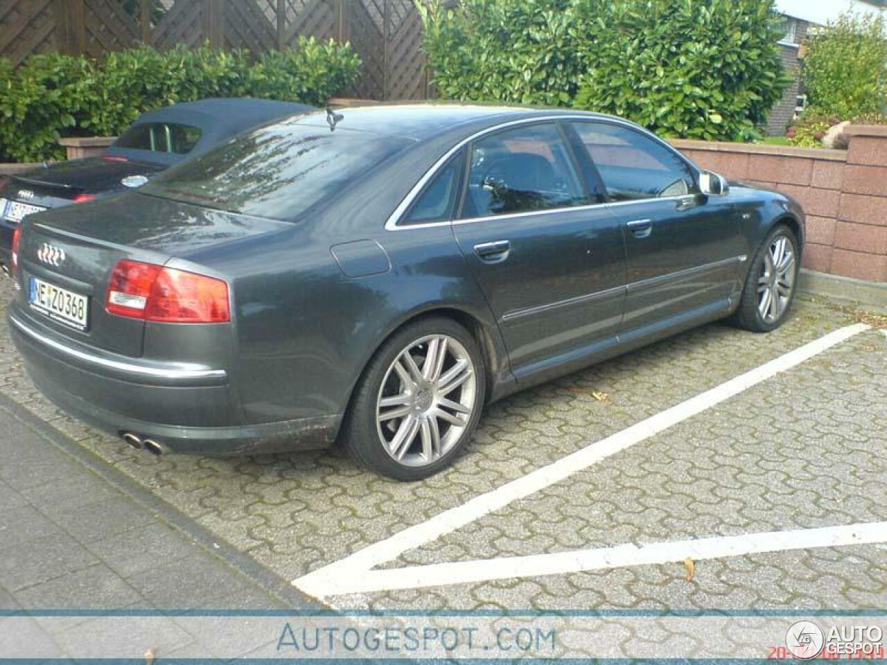 Audi S8 D3