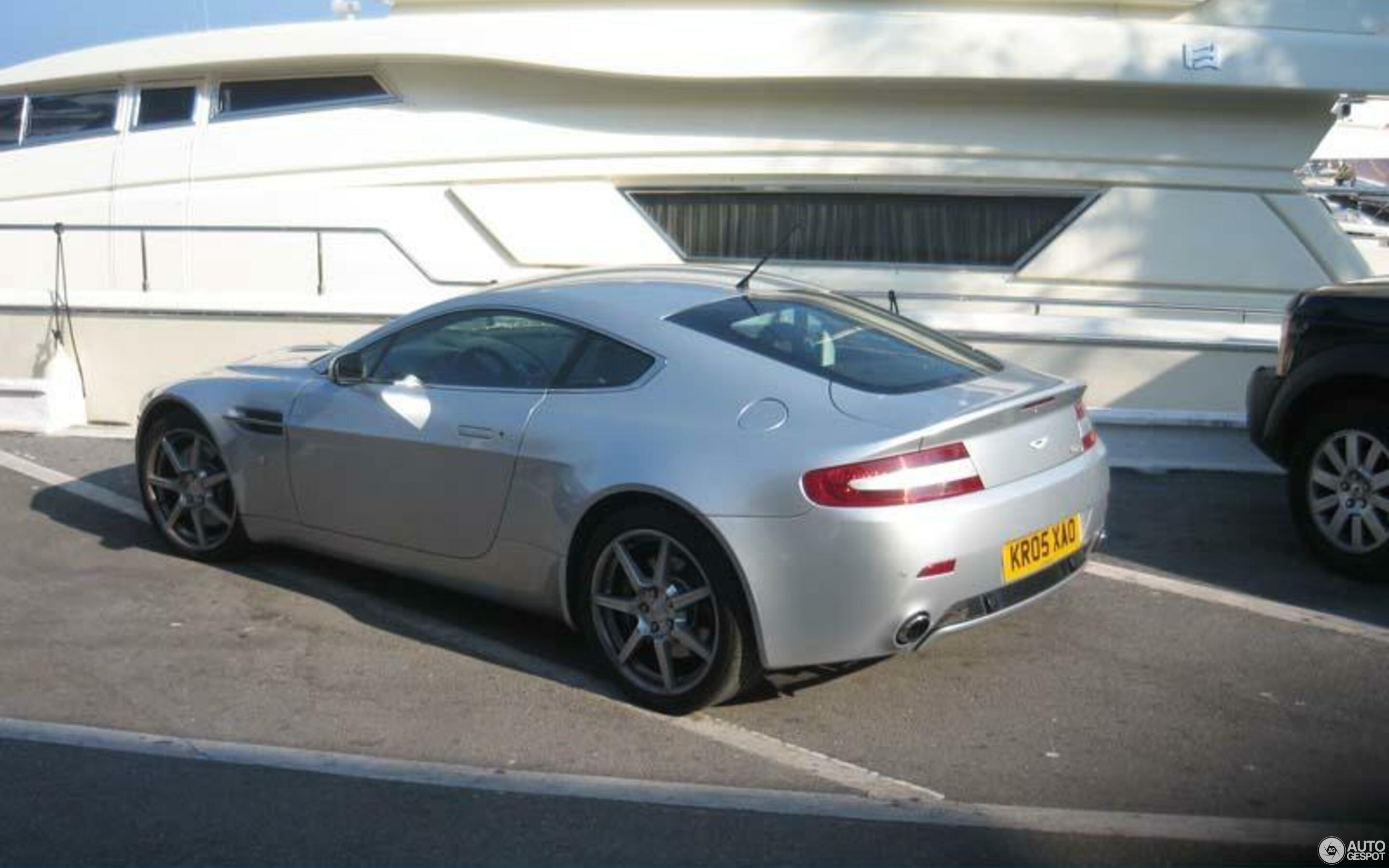 Aston Martin V8 Vantage